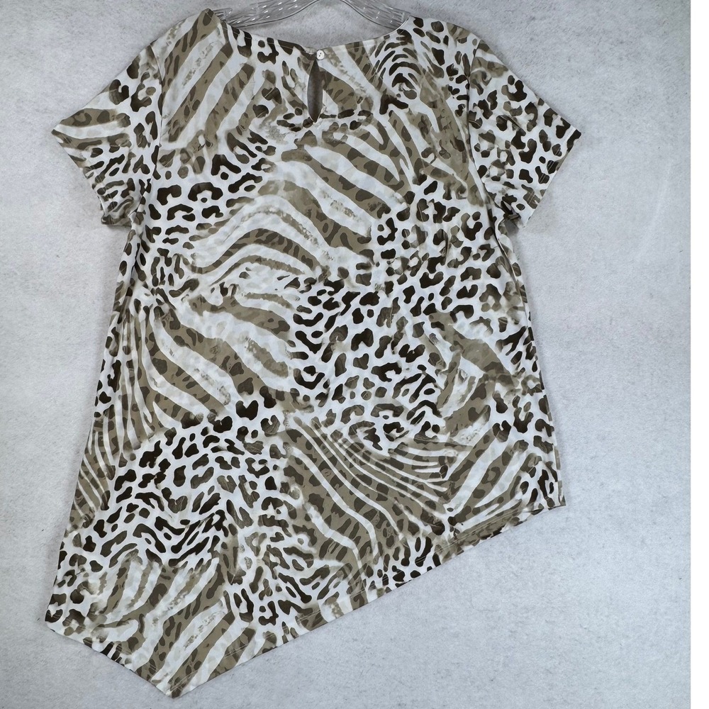Chico's Animal Print Asymmetrical Sharkbite Hem Top Tan Zebra Leopard Size 1 M